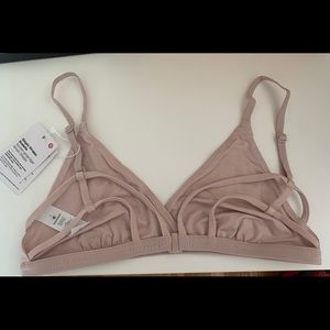 lululemon athletica Intimates & Sleepwear - Lululemon Simply Strappt bralette lululemon athletica Intimates & Sleepwear - Lululemon Simply Strappt bralette
